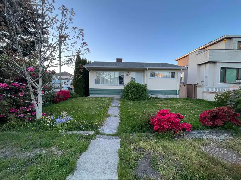 1419 E 30TH AVENUE - photo 1 of 12