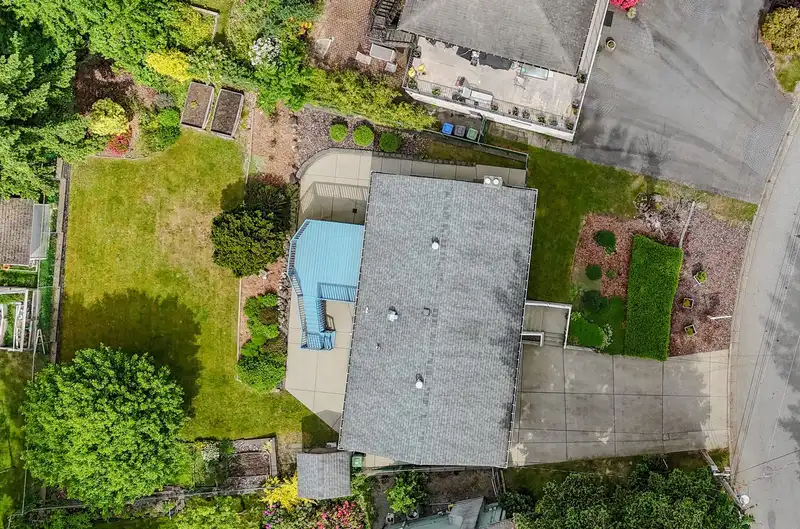 1626 OUGHTON DRIVE - photo 3 of 40