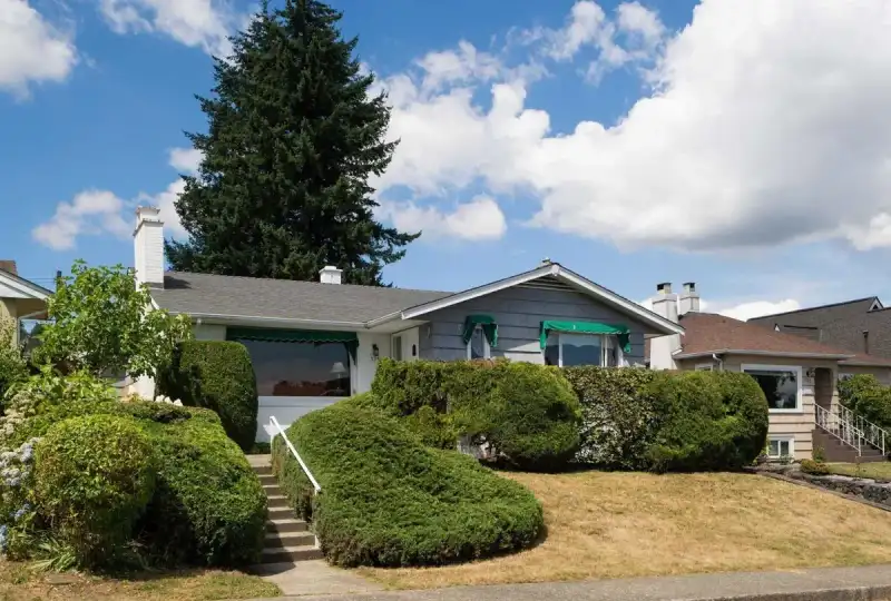 335 CHURCHILL AVENUE - photo 1 of 40