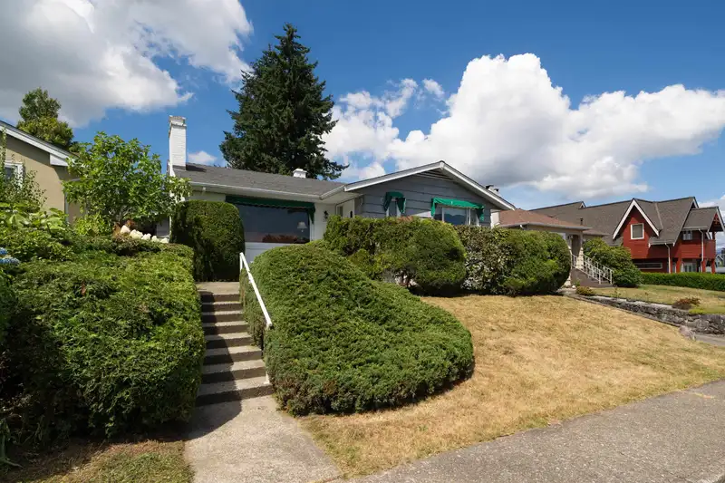 335 CHURCHILL AVENUE - photo 2 of 40