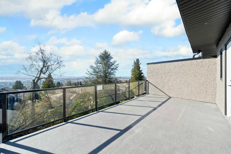 3 4558 PORTLAND STREET - photo 1 of 24