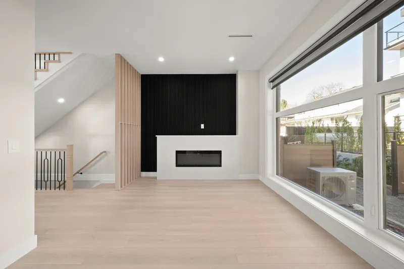 3 4558 PORTLAND STREET - photo 3 of 24