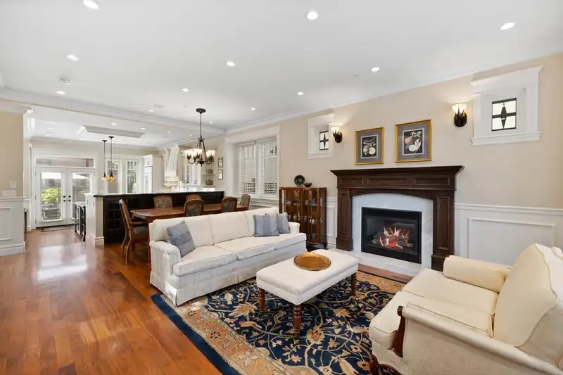 4640 W 7TH AVENUE - photo 4 of 38