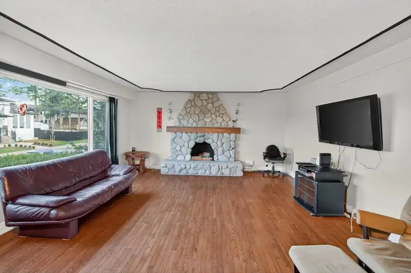 32046 DORMICK AVENUE - photo 4 of 18