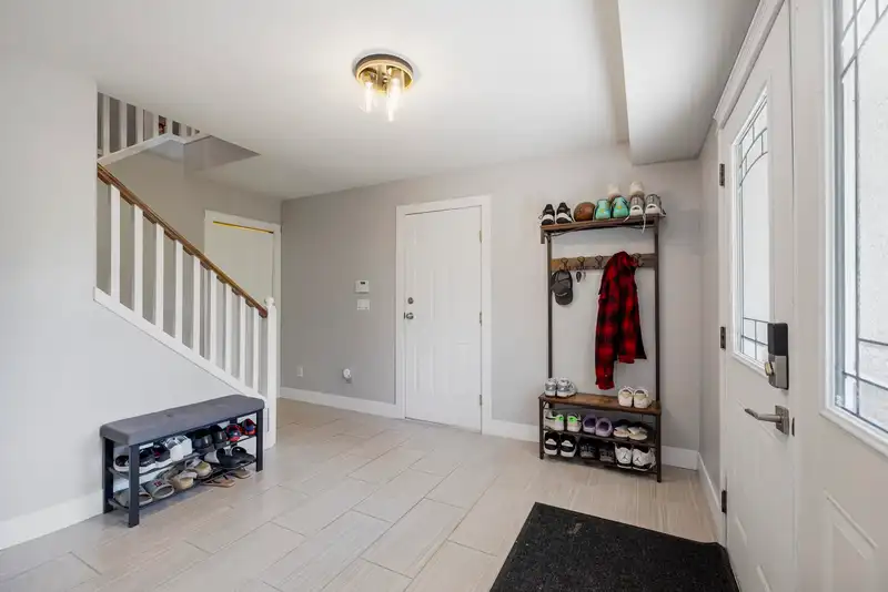 23897 114A AVENUE - photo 2 of 40