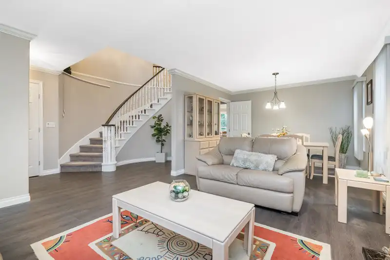 21303 87B AVENUE - photo 3 of 23