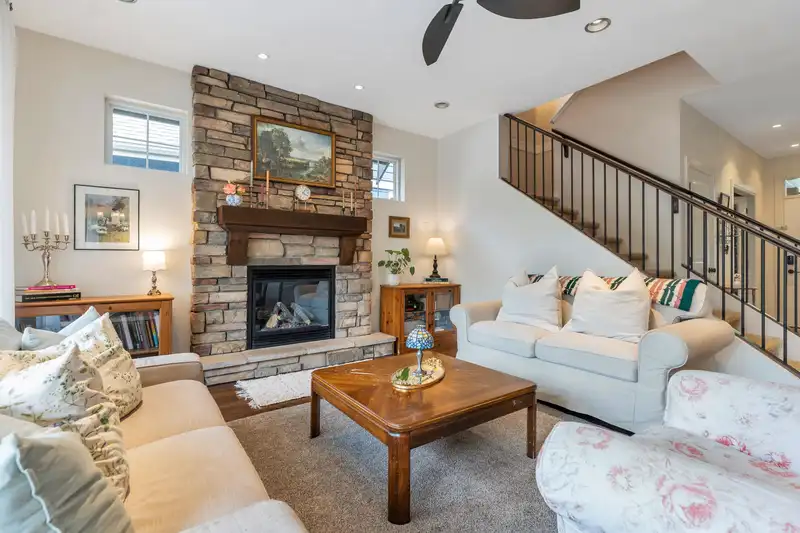 6 45241 NICOMEN CRESCENT - photo 4 of 40