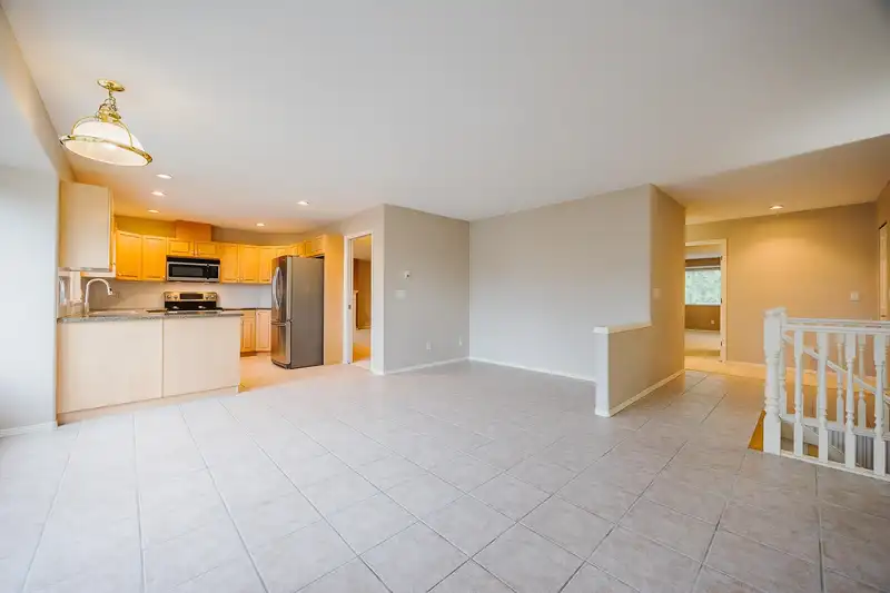 309 13888 70 AVENUE - photo 4 of 40