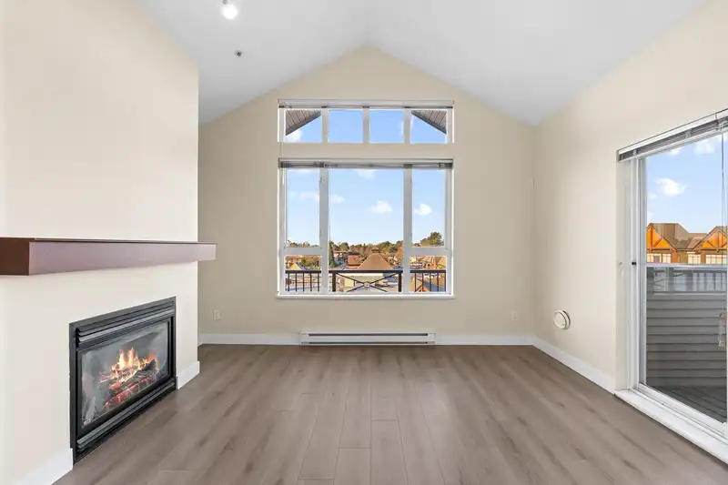 417 7089 MONT ROYAL SQUARE - photo 4 of 32