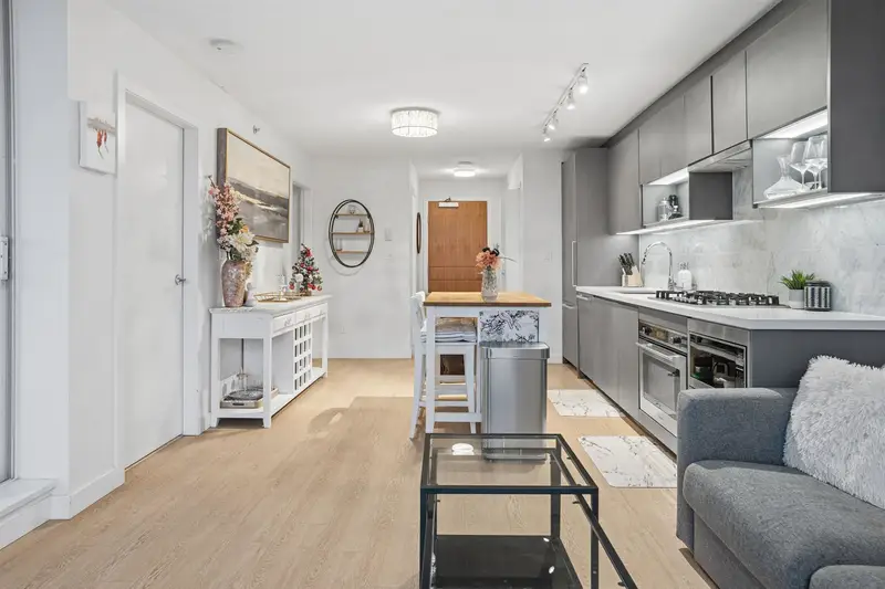 3312 13750 100 AVENUE - photo 2 of 25