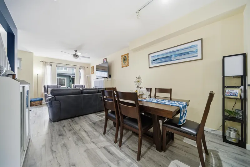 38 6575 192 STREET - photo 2 of 25