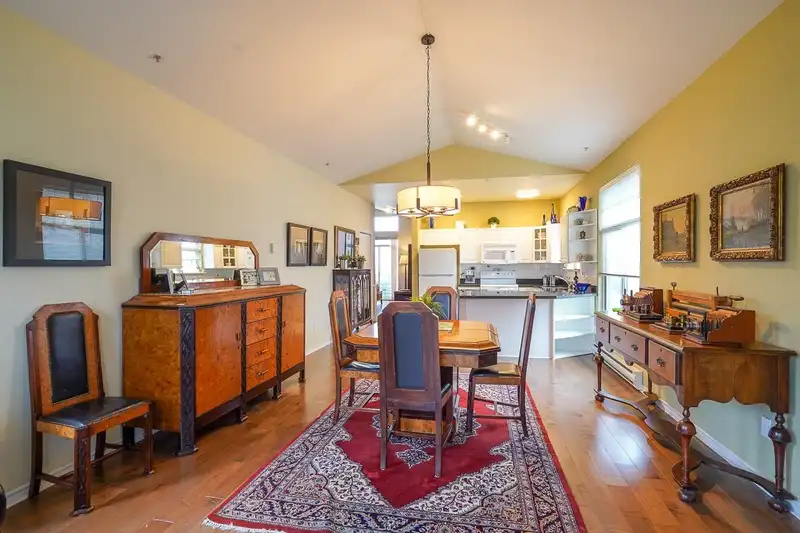 6 5708 208 STREET - photo 1 of 31
