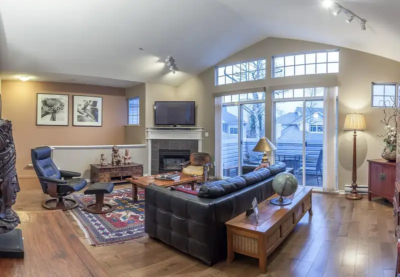 6 5708 208 STREET - photo 2 of 31