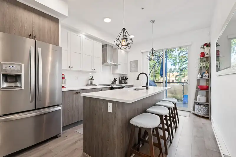 83 24108 104 AVENUE - photo 2 of 37