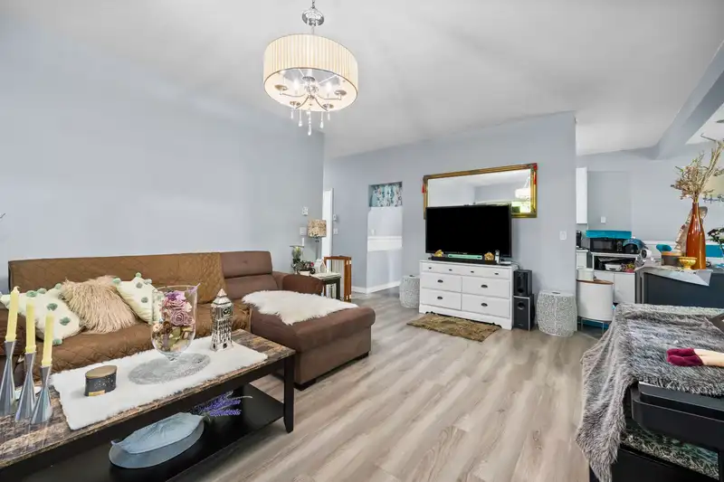 109 14980 101A AVENUE - photo 2 of 36