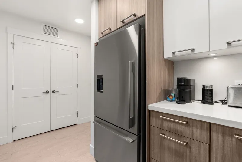 214 14022 NORTH BLUFF ROAD - photo 4 of 25