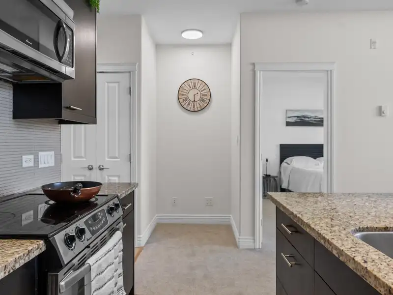 403 2970 KING GEORGE BOULEVARD - photo 3 of 23