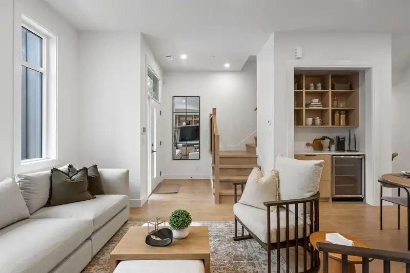 19786 76 AVENUE - photo 3 of 18