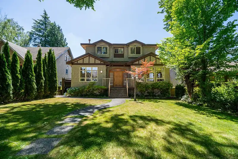 732 W 26TH AVENUE - photo 1 of 39