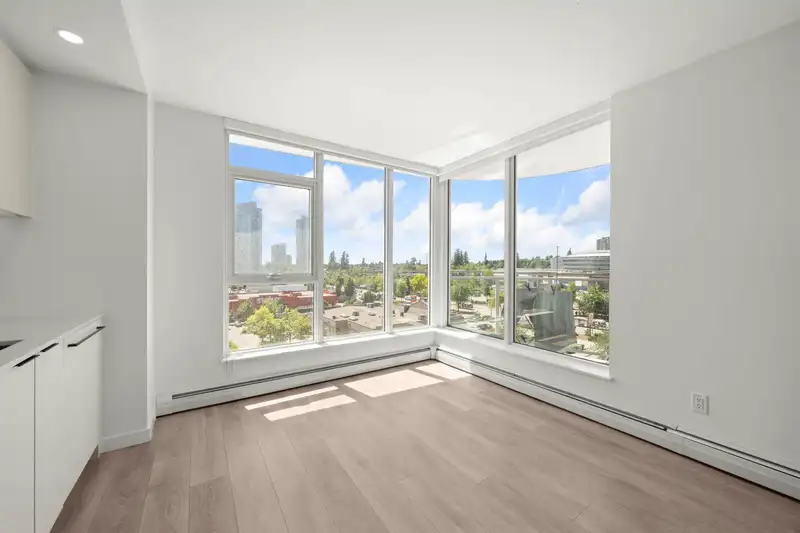 608 13685 102 AVENUE - photo 3 of 27