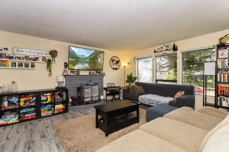 3254 ASTORIA CRESCENT - photo 3 of 25