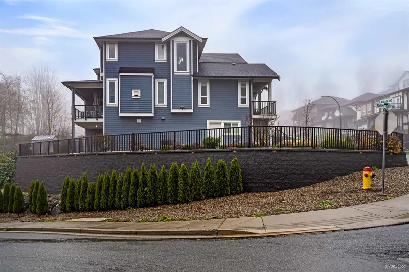 8476 FOREST GATE DRIVE - photo 4 of 25