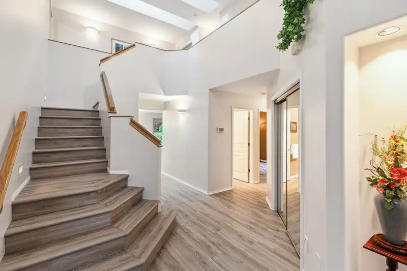 104 PARKSIDE DRIVE - photo 2 of 40