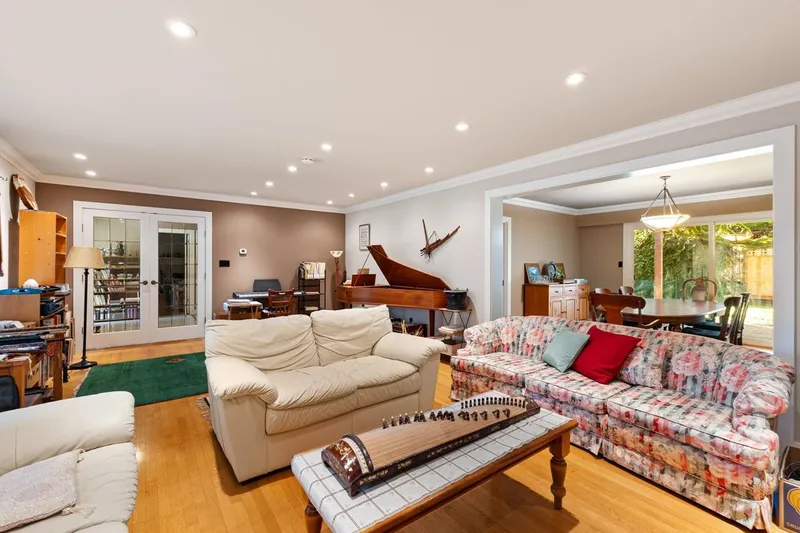 5 SEMANA CRESCENT - photo 3 of 19