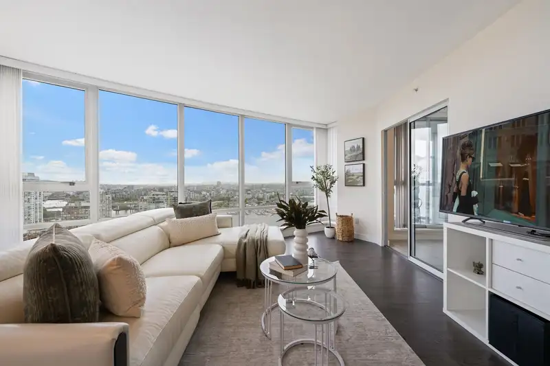 3007 1408 STRATHMORE MEWS - photo 4 of 40