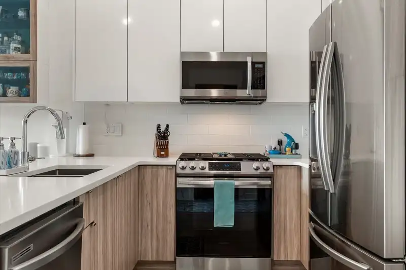 603 2649 JAMES STREET - photo 3 of 40