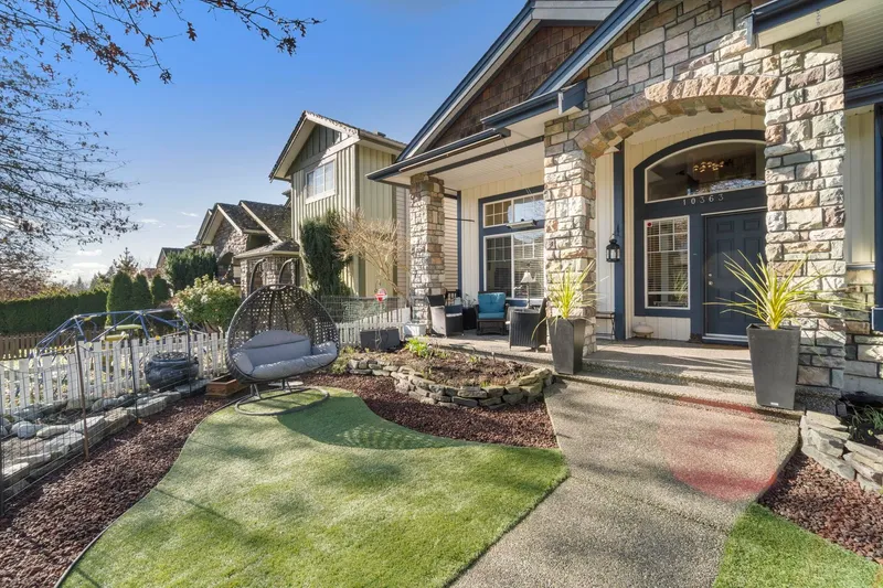 10363 ROBERTSON STREET - photo 2 of 25