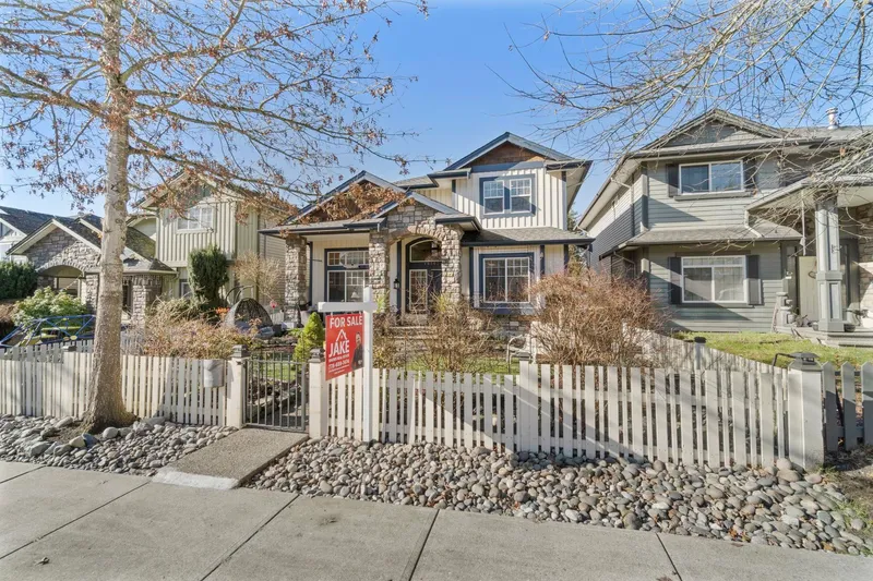 10363 ROBERTSON STREET - photo 3 of 25