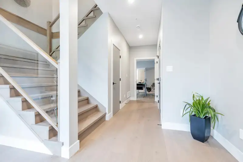24427 JENEWEIN DRIVE - photo 4 of 32