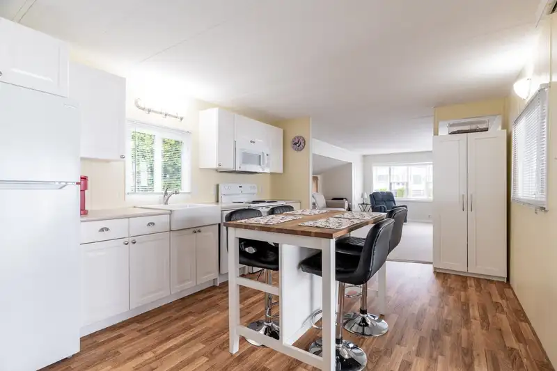 15860 NORFOLK ROAD - photo 4 of 31