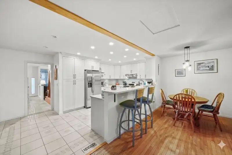 19607 SOMERSET DRIVE - photo 4 of 37