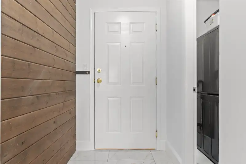 406 33708 KING ROAD - photo 2 of 22