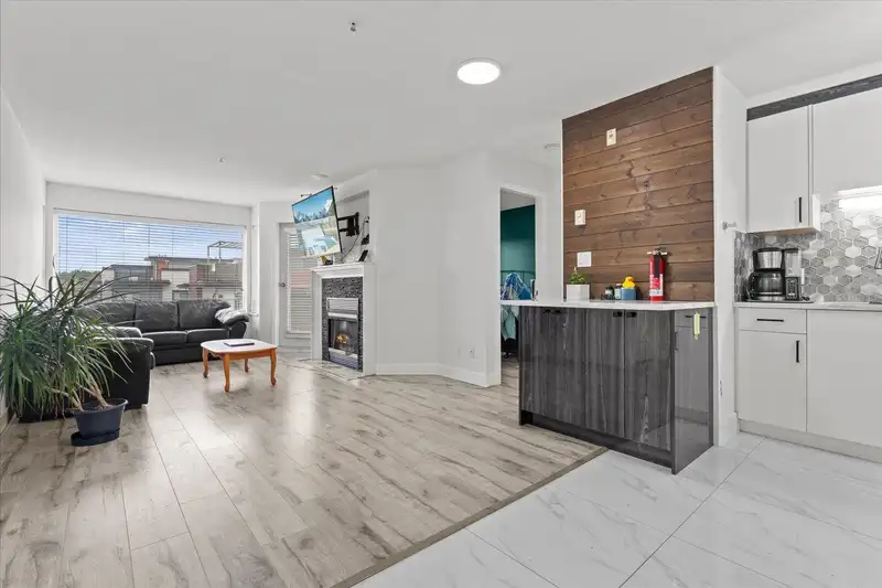 406 33708 KING ROAD - photo 3 of 22