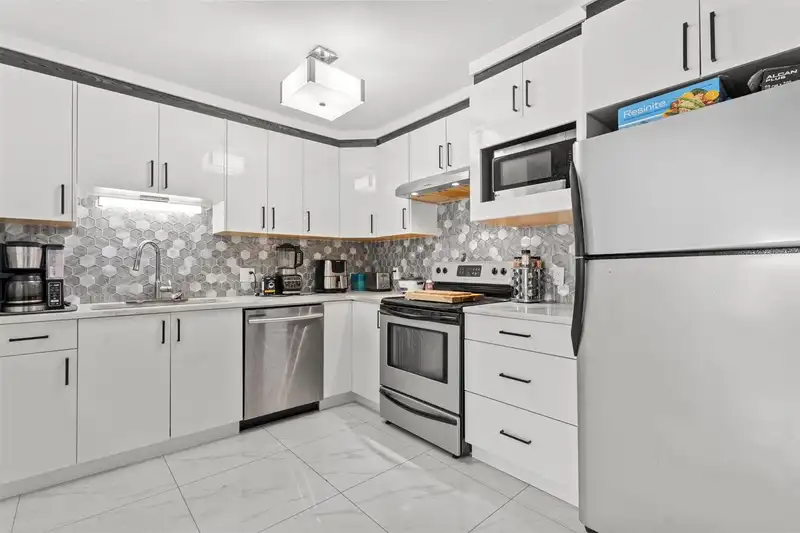 406 33708 KING ROAD - photo 4 of 22