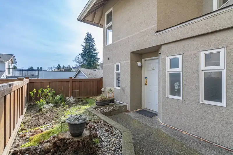 107 1570 PRAIRIE AVENUE - photo 2 of 30
