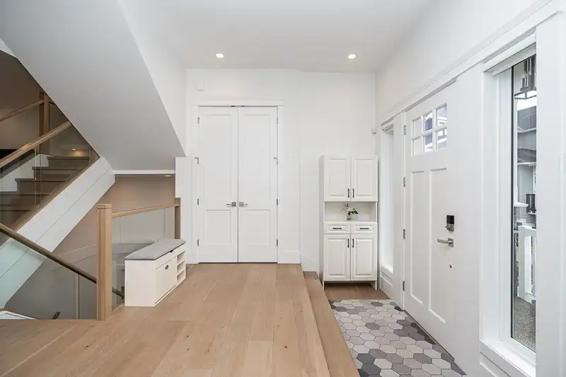878 163A STREET - photo 2 of 29