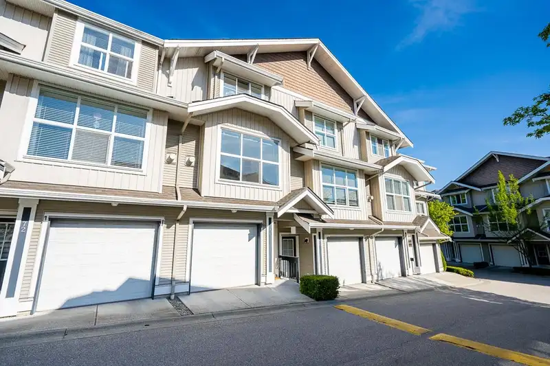 71 20460 66 AVENUE - photo 3 of 34