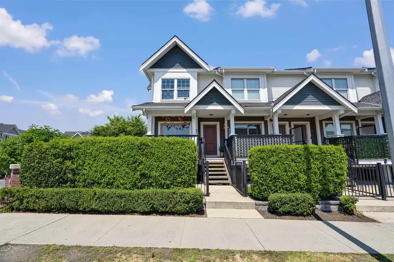 2 32633 SIMON AVENUE - photo 2 of 35