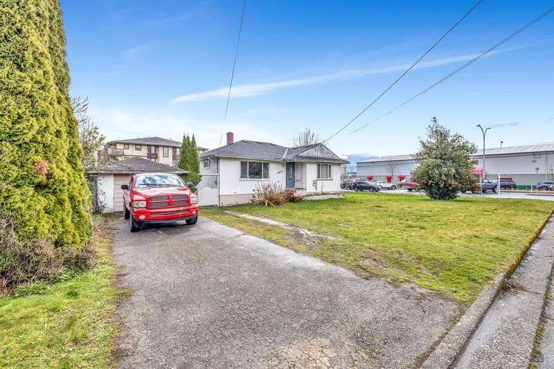 9370 STANLEY STREET - photo 3 of 16