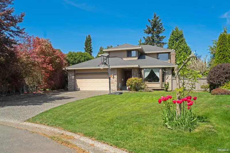 14937 20A AVENUE - photo 3 of 40
