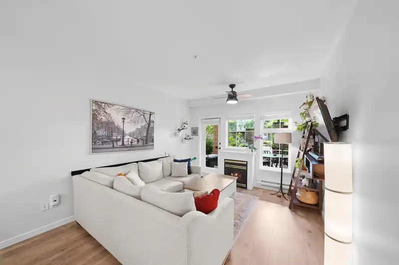 107 1369 56 STREET - photo 3 of 26