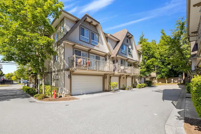 3 12738 66 AVENUE - photo 1 of 30