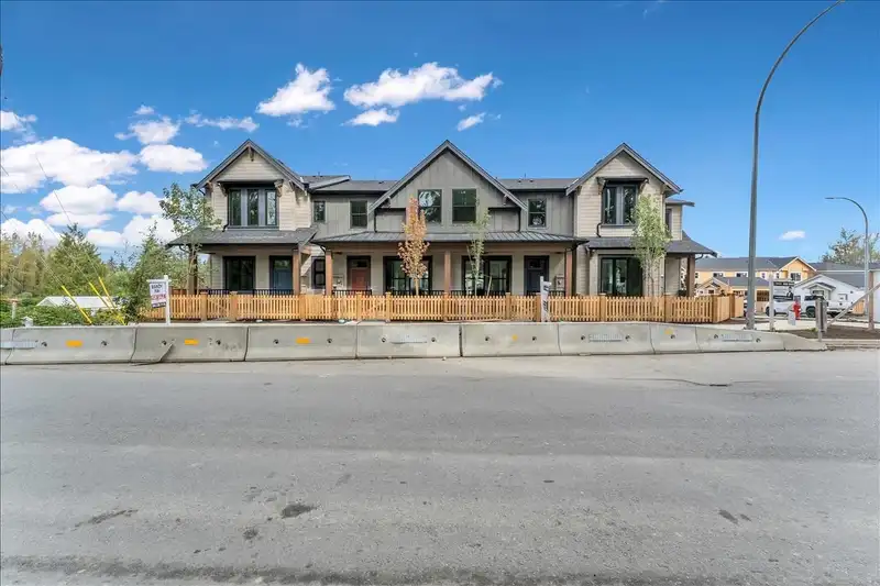 20487 74B AVENUE - photo 2 of 40