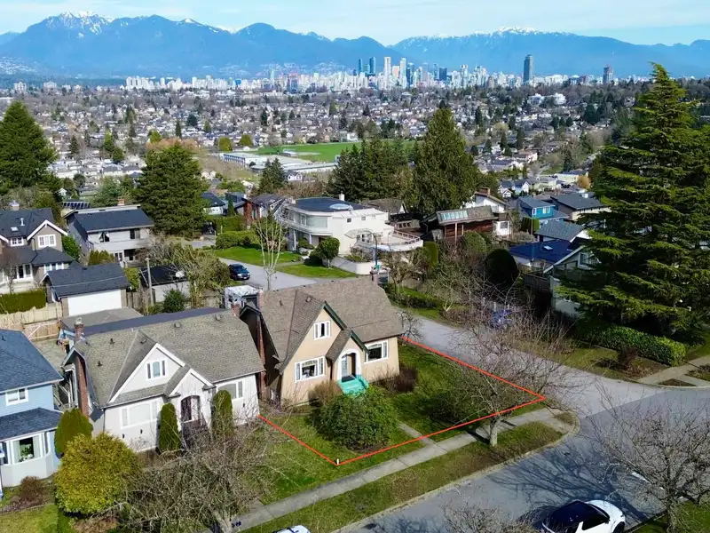 2805 W 30TH AVENUE - photo 1 of 13