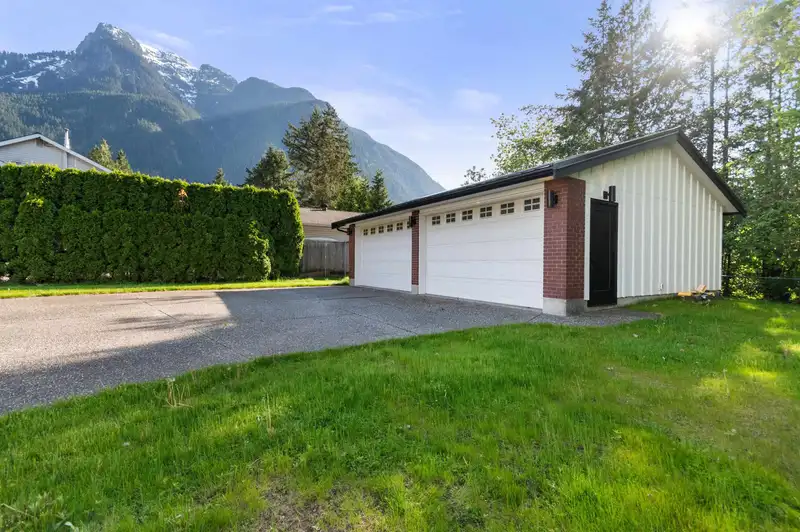 21029 ANSON PLACE - photo 3 of 32