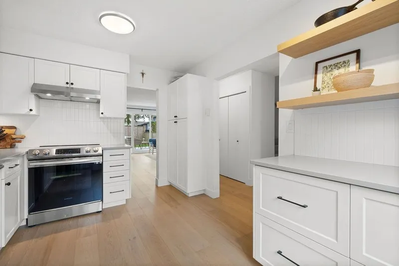 44 3151 SPRINGFIELD DRIVE - photo 4 of 25